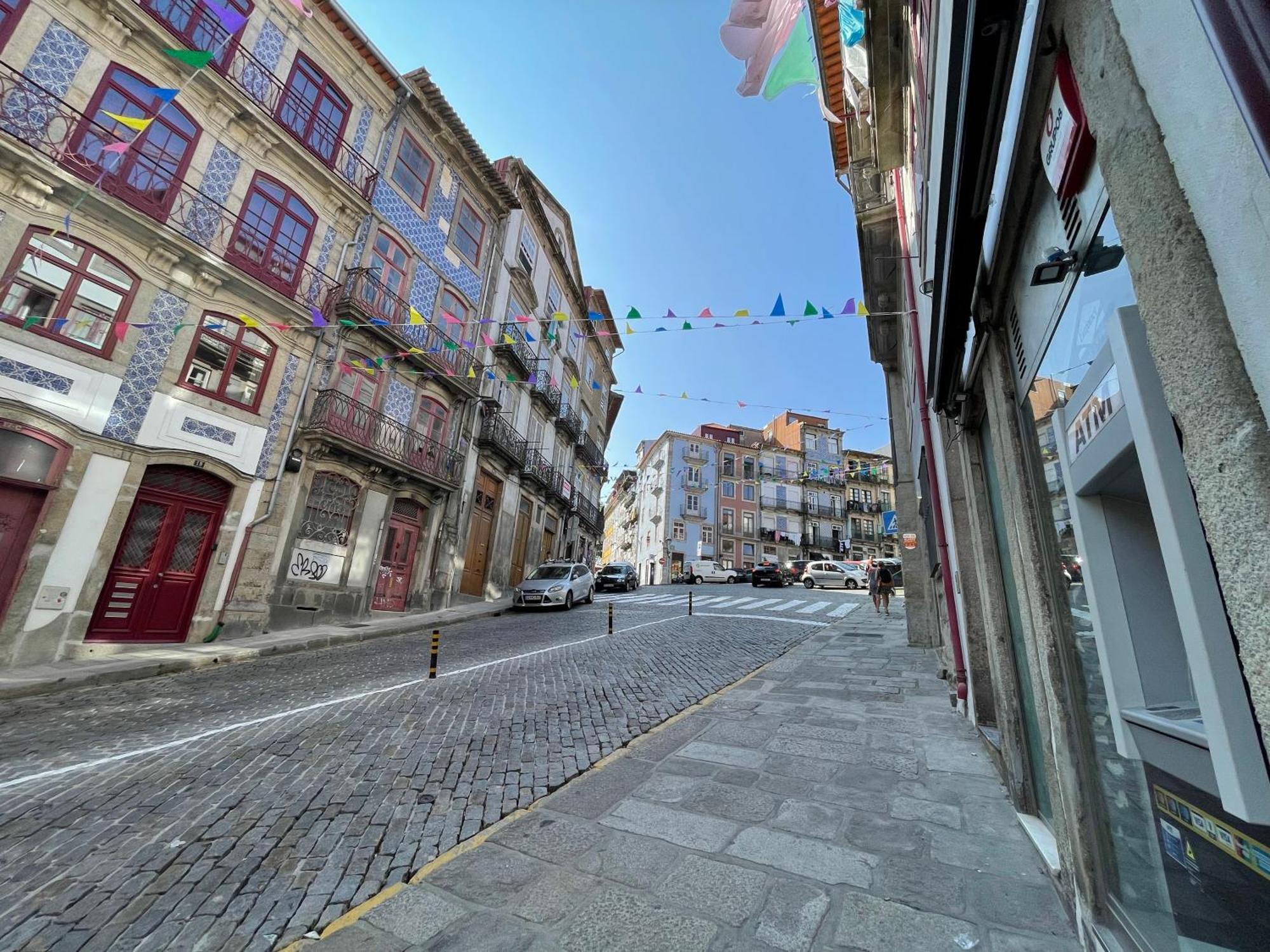 Historic Balcony Hideaway - Taipas House 60 Porto