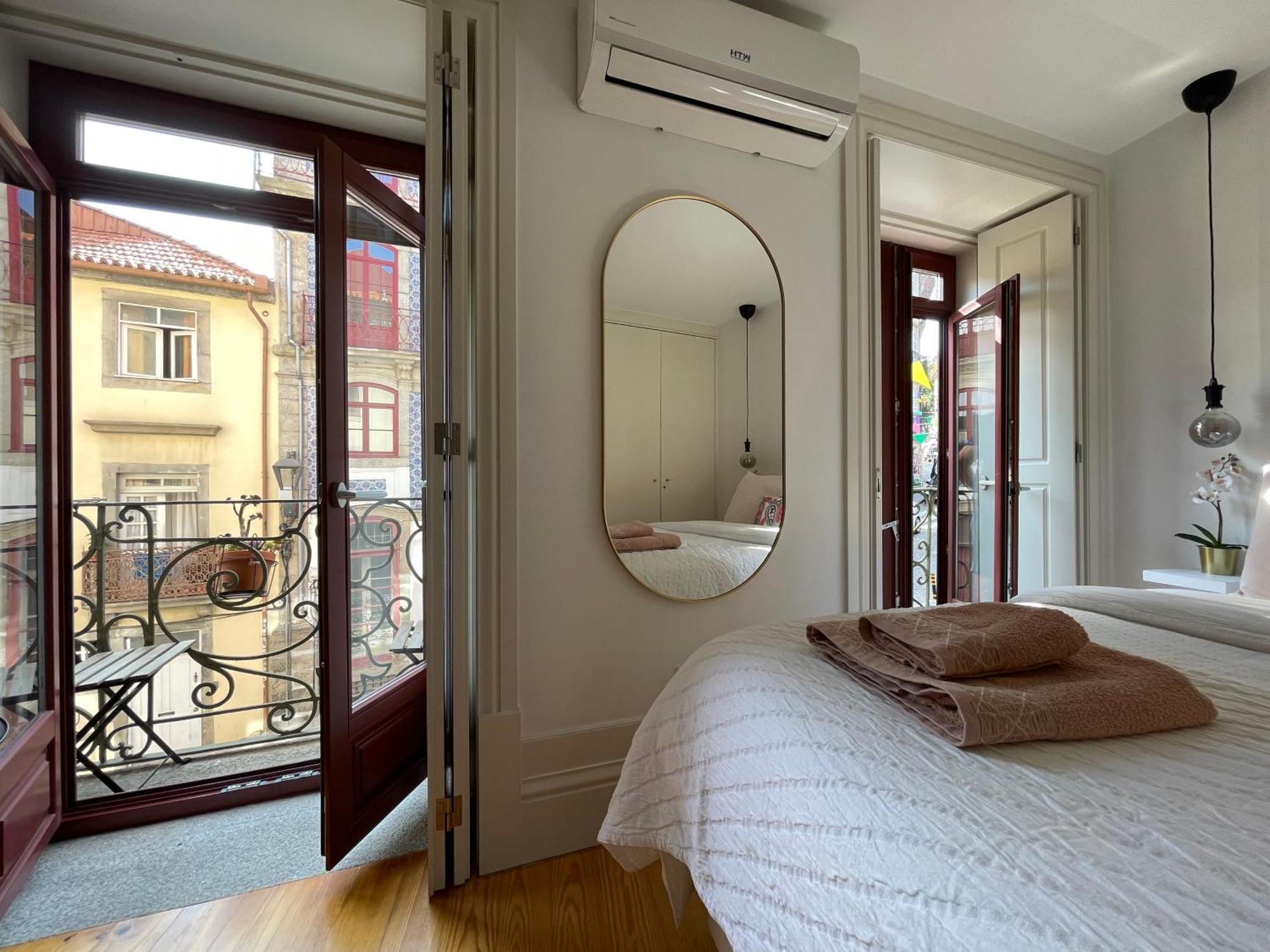 Historic Balcony Hideaway - Taipas House 60 Apartment *