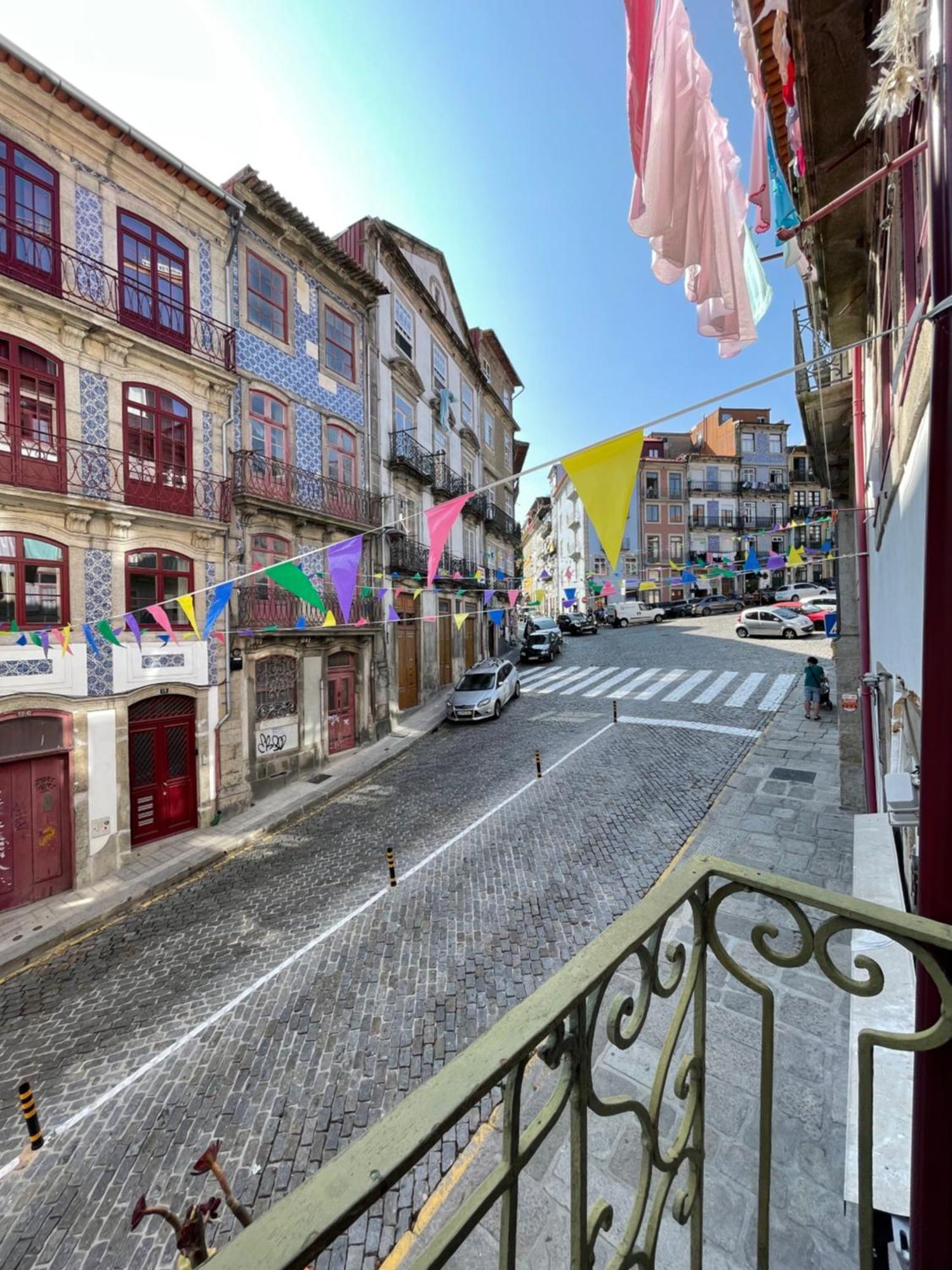 Historic Balcony Hideaway - Taipas House 60 Porto
